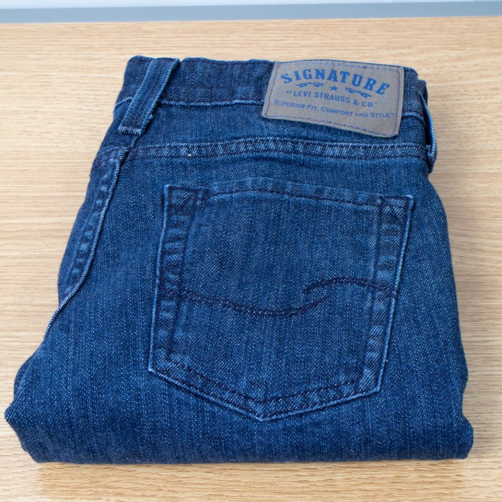 Levi's Jeans Signature Low Slim Skinny 1 (24 X 30) Juniors Denim Jeans Dark Wash